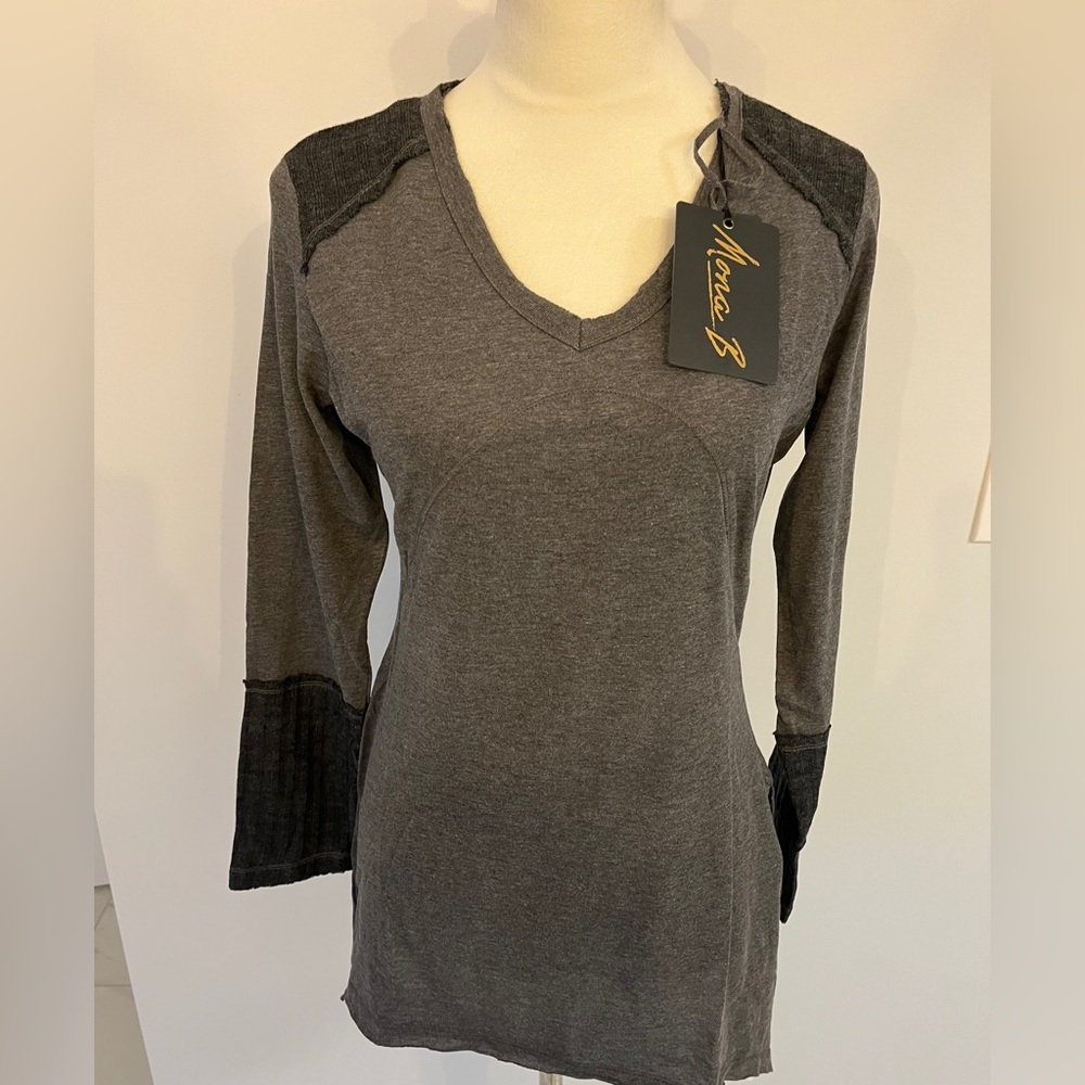 NWT Mona b women’s blouse gray